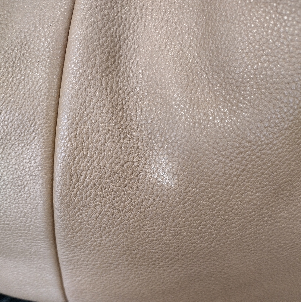 Tory Burch Hannah Pocket Hobo in Sand - Picture 14 of 15